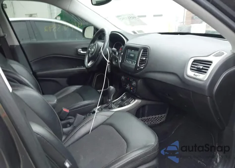 2019 Jeep Compass Latitude 4X4 from USA, damaged, VIN 3C4NJDBB4KT594008